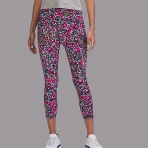 NWOT Lululemon Swift Speed High-Rise Crop 21"
Floral Electric Multi size 20
